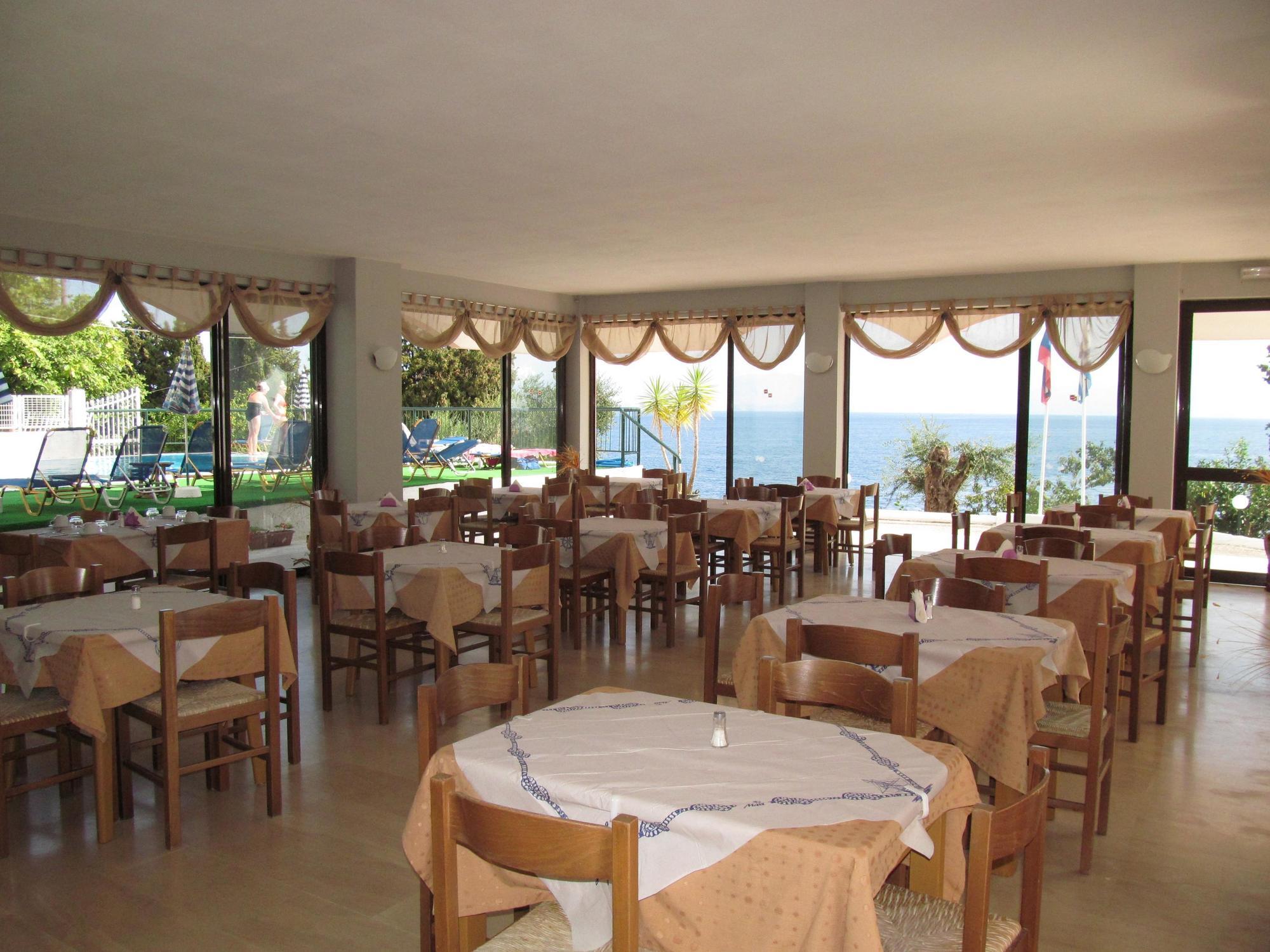 Karina Hotel Benitses  Exterior foto